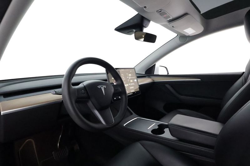 Tesla Model Y bild 11