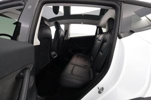 Tesla Model Y bild 12