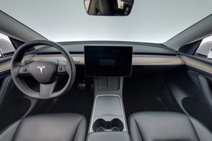 Tesla Model Y bild 13