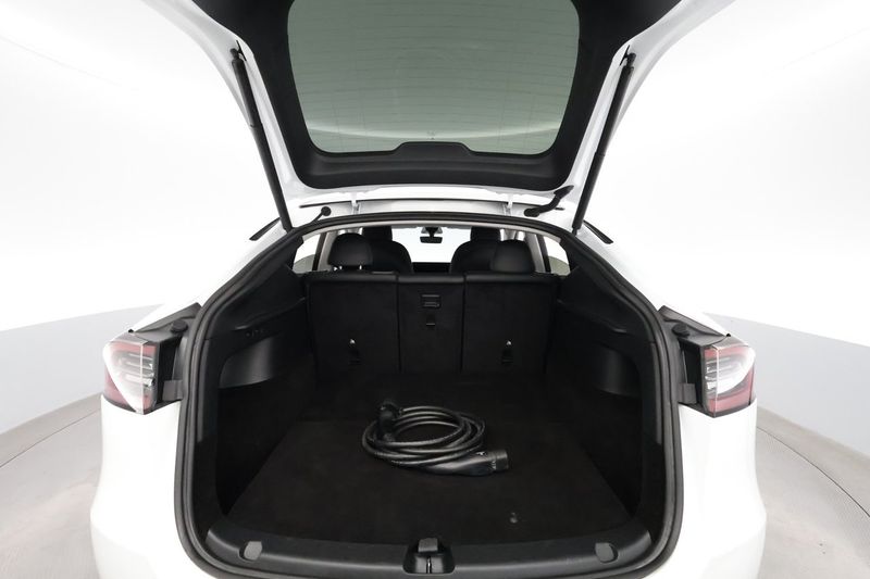 Tesla Model Y bild 25