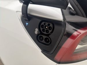 Tesla Model 3 bild 11