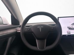 Tesla Model 3 bild 15