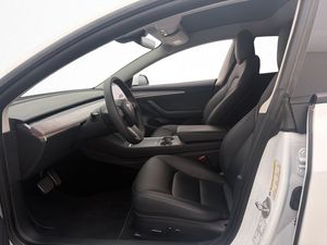 Tesla Model 3 bild 13
