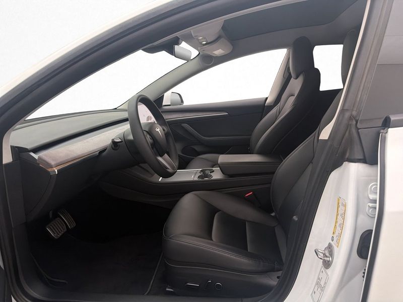 Tesla Model 3 bild 13