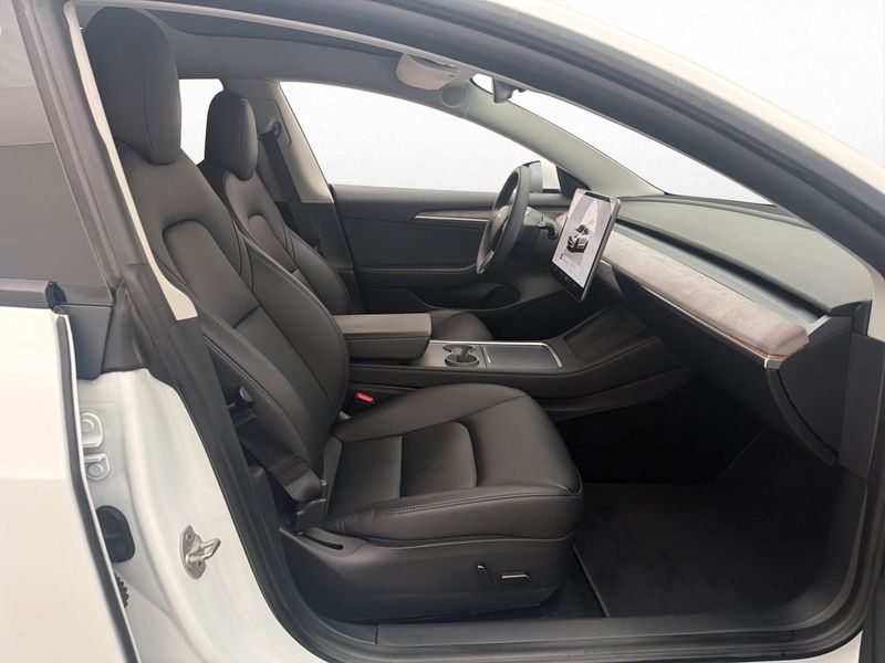 Tesla Model 3 bild 17
