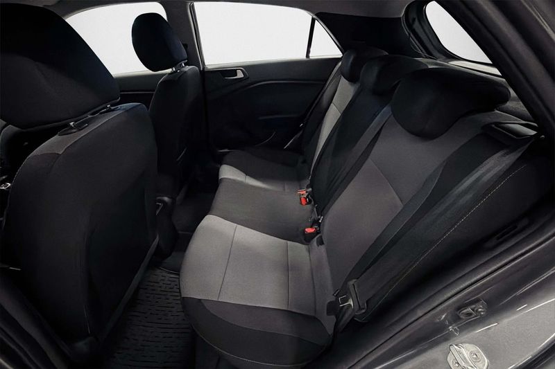 Hyundai i20 bild 6