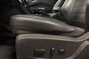 Ford Kuga bild 23