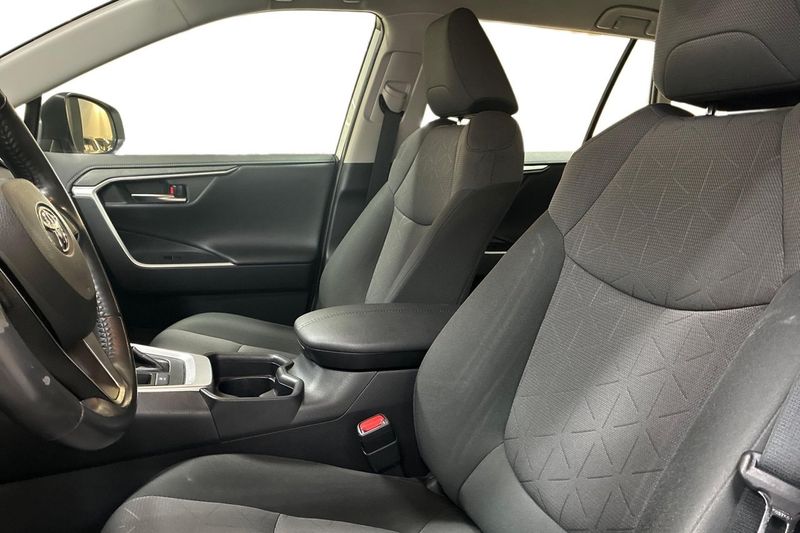 Toyota RAV4 bild 13