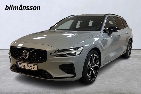 Volvo V60 T6 Plus Dark - 2025