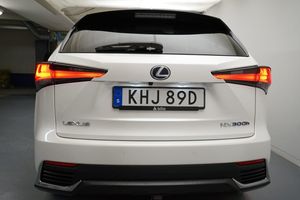 Lexus NX bild 14