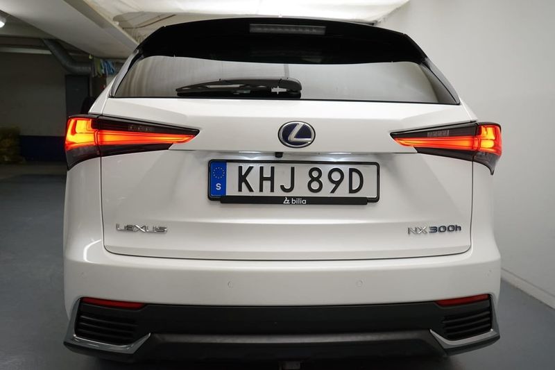 Lexus NX bild 14