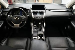 Lexus NX bild 6