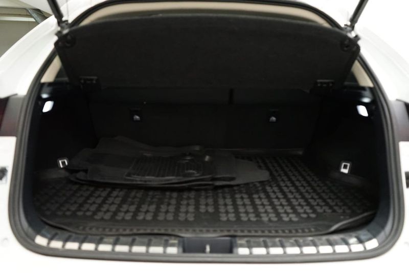 Lexus NX bild 8