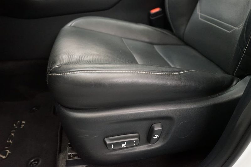 Lexus NX bild 10