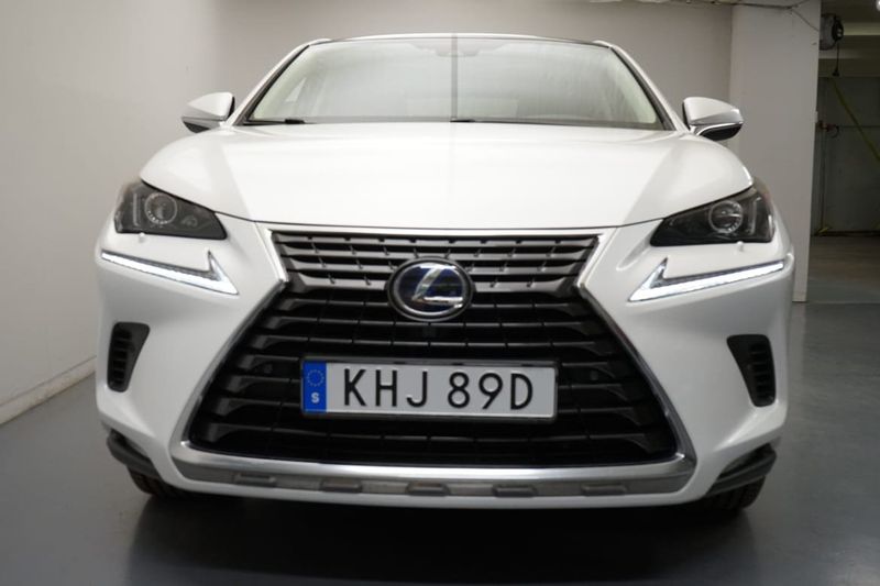 Lexus NX bild 15
