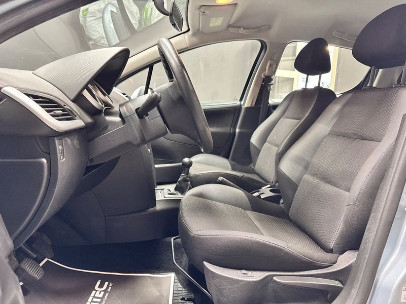 Peugeot 207 bild 6