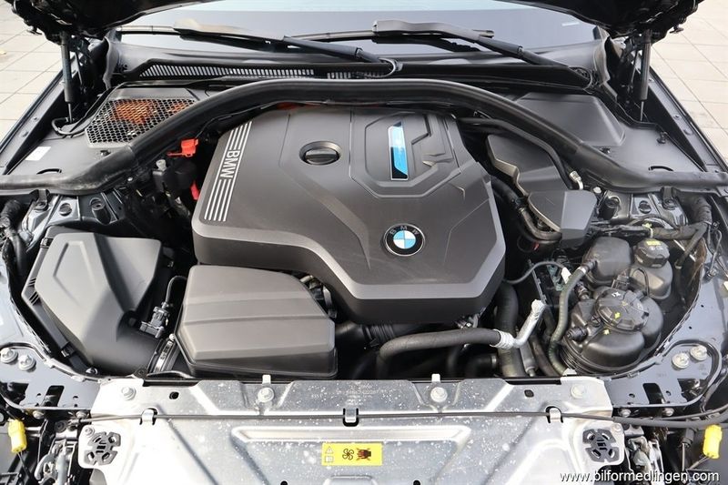 BMW 330 bild 18