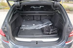 BMW 330 bild 12