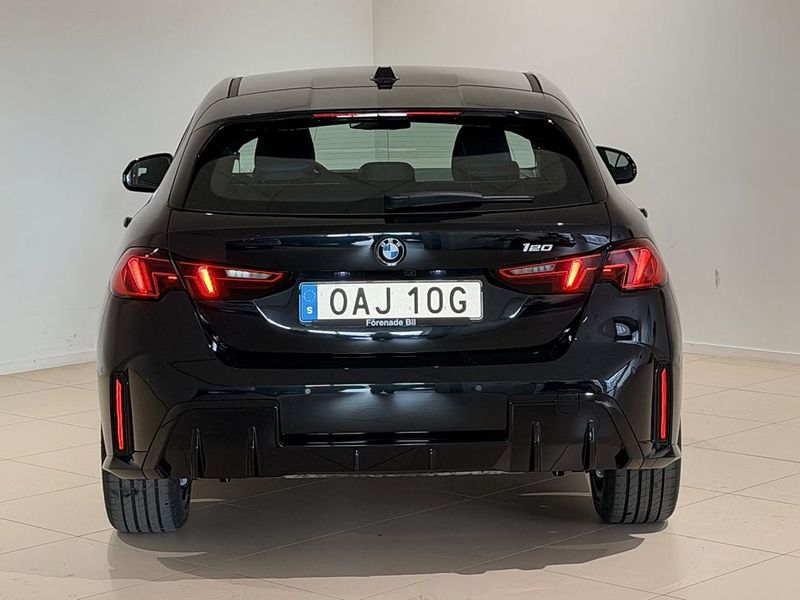 BMW 120 bild 11