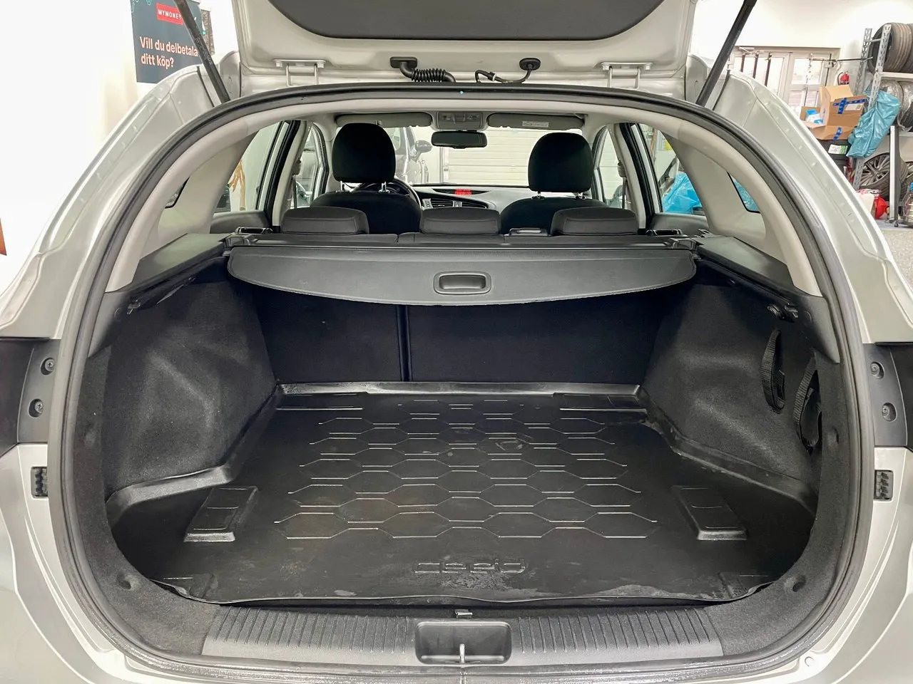 Vehicle image 13