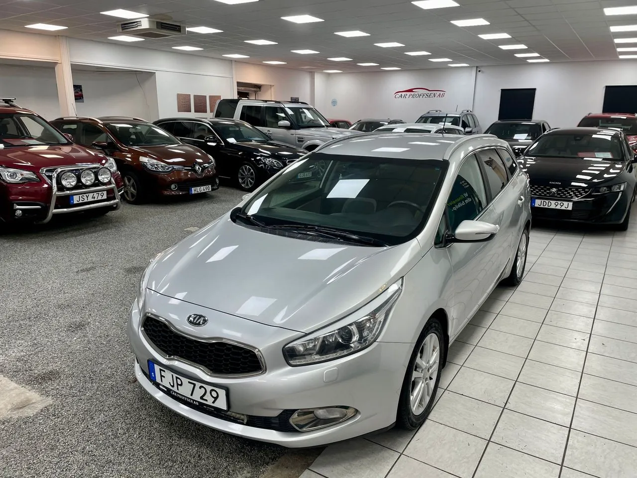 Vehicle image 18