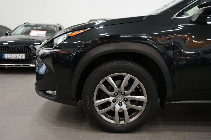 Lexus NX bild 11