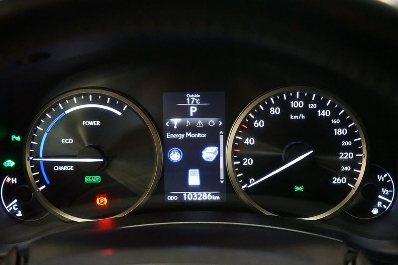Lexus NX bild 23