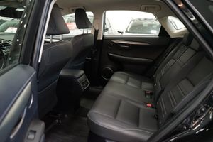 Lexus NX bild 17