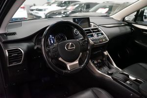 Lexus NX bild 14