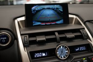 Lexus NX bild 18
