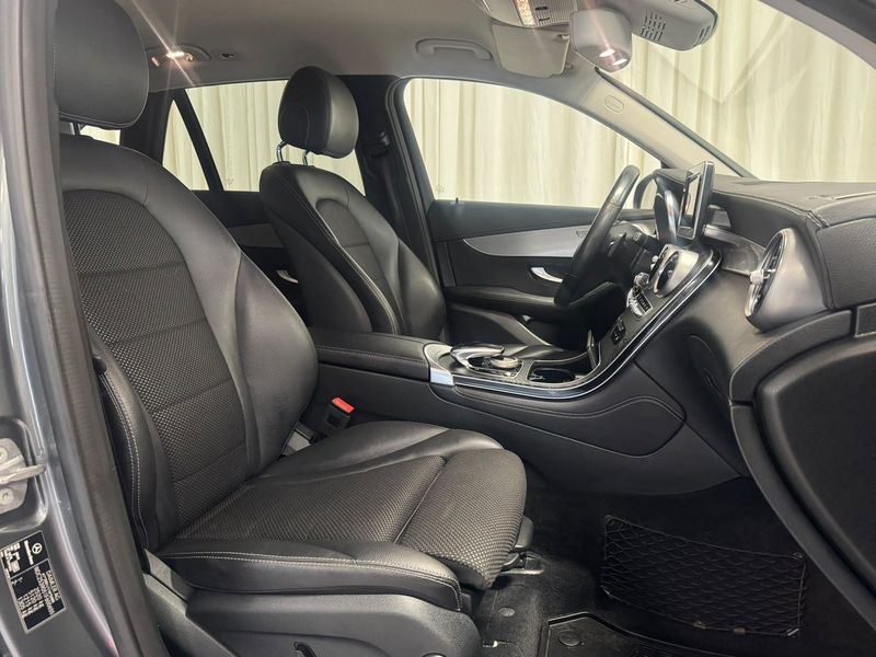 Mercedes GLC220 bild 9