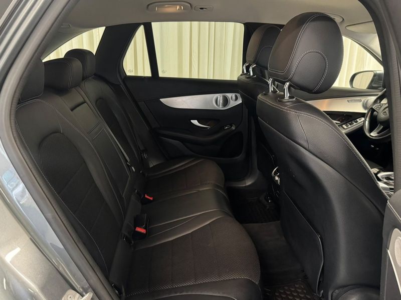 Mercedes GLC220 bild 23