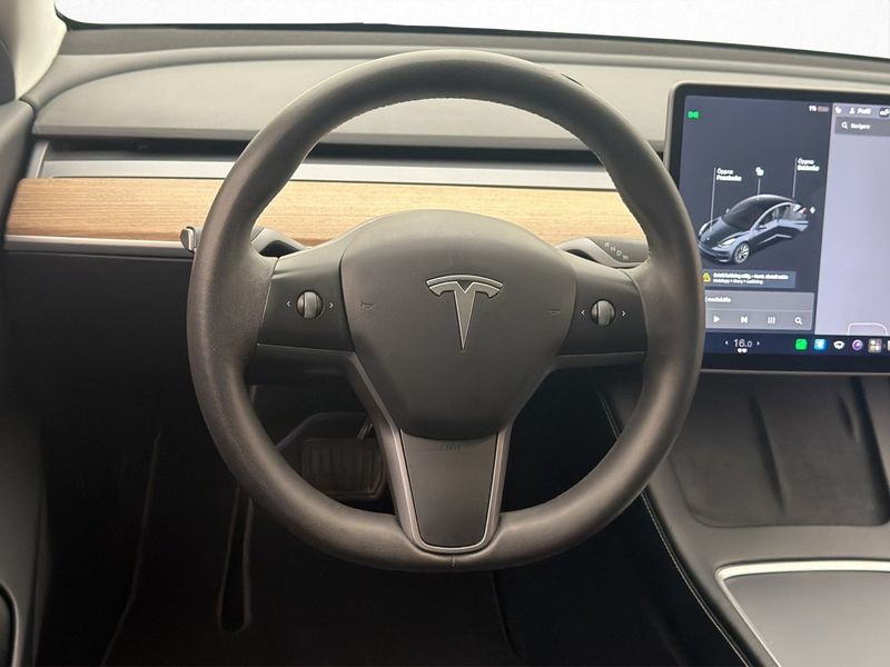 Tesla Model 3 bild 13