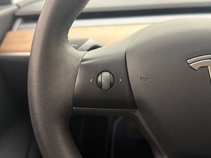 Tesla Model 3 bild 14