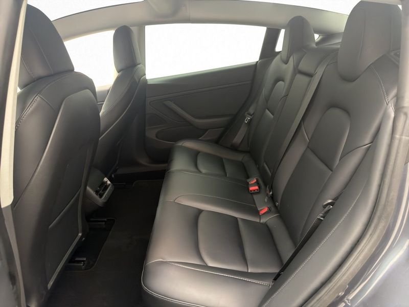 Tesla Model 3 bild 29