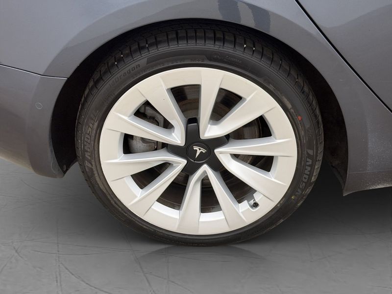 Tesla Model 3 bild 35