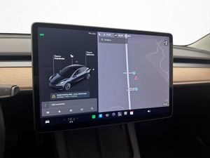 Tesla Model 3 bild 18