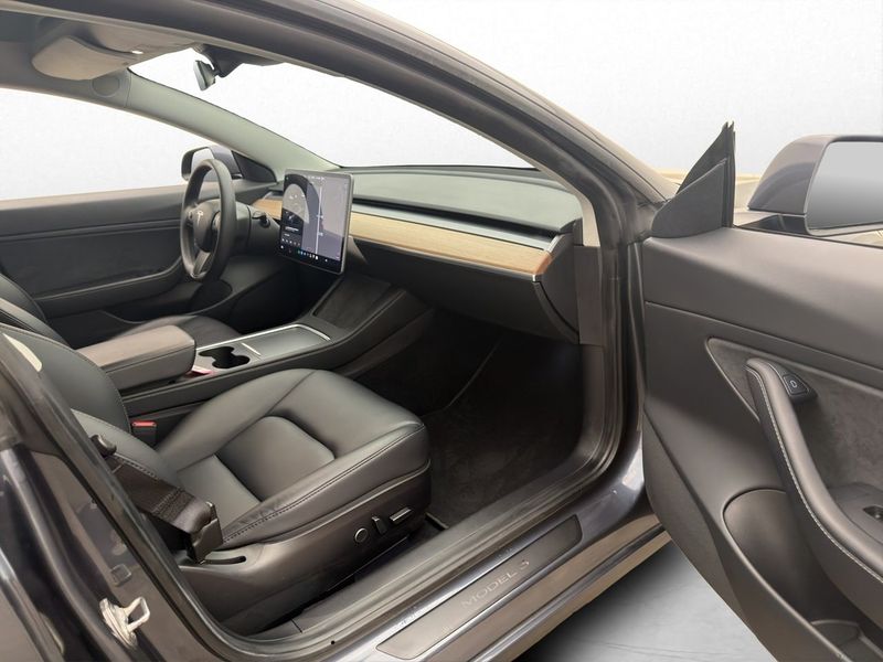 Tesla Model 3 bild 28