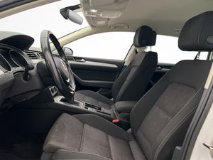 Volkswagen Passat bild 12