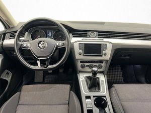 Volkswagen Passat bild 13