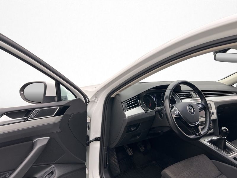 Volkswagen Passat bild 11