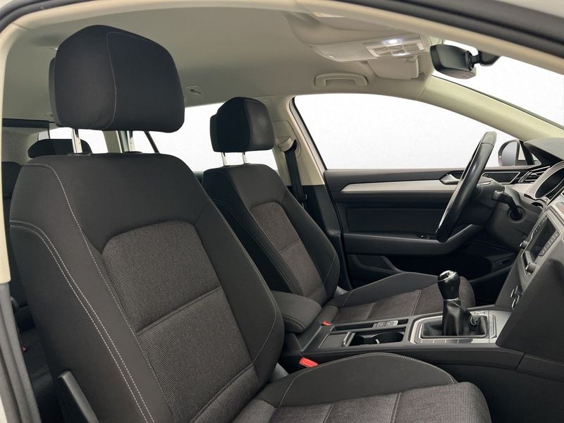 Volkswagen Passat bild 22