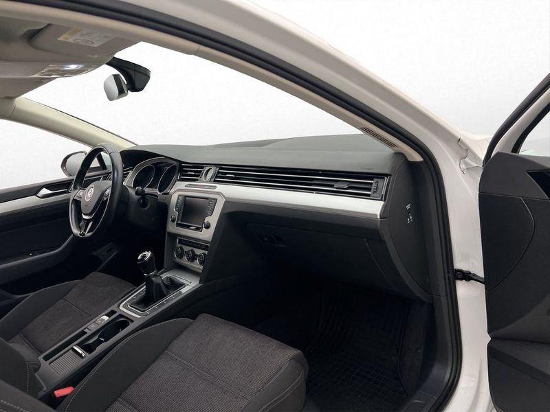 Volkswagen Passat bild 21