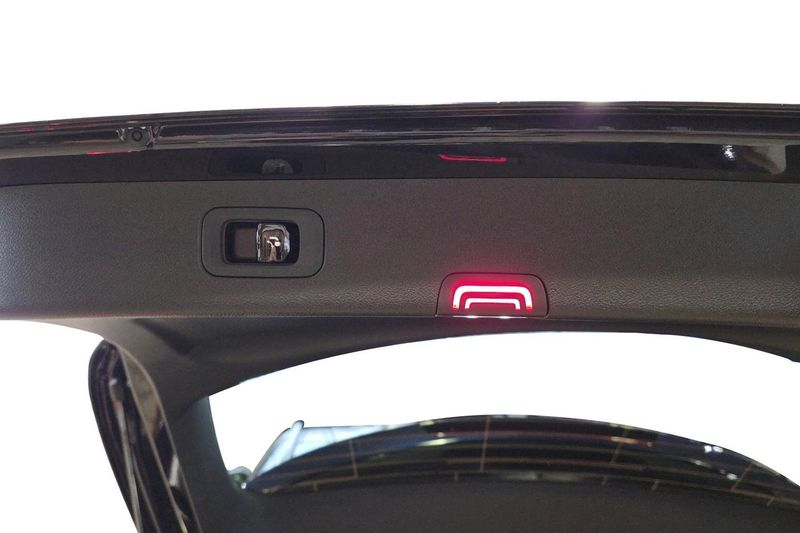 Mercedes E300 bild 16