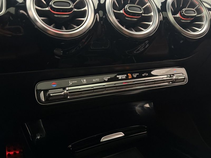 Mercedes CLA200 bild 24