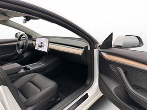 Tesla Model 3 bild 27