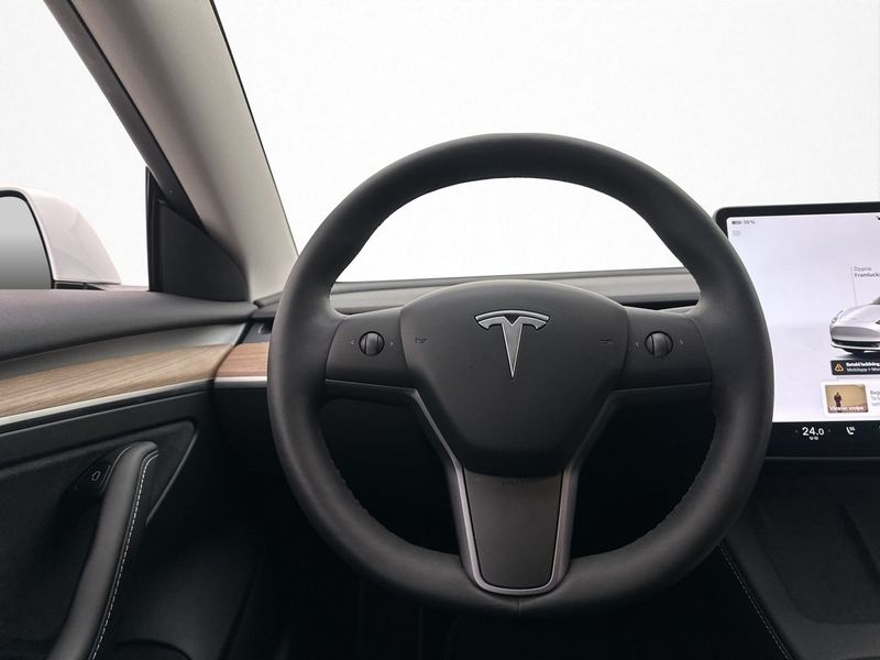 Tesla Model 3 bild 15