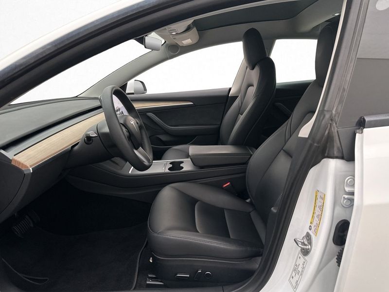 Tesla Model 3 bild 12