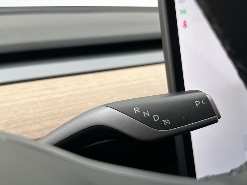 Tesla Model 3 bild 18