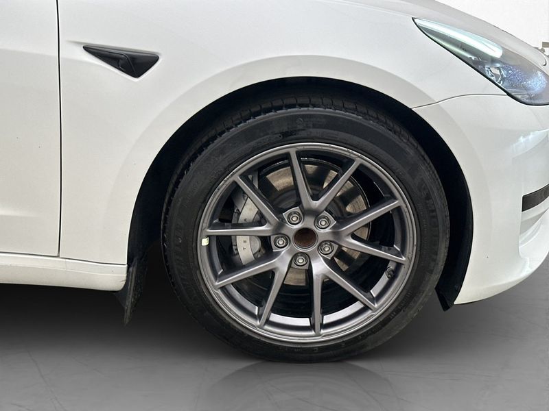 Tesla Model 3 bild 35